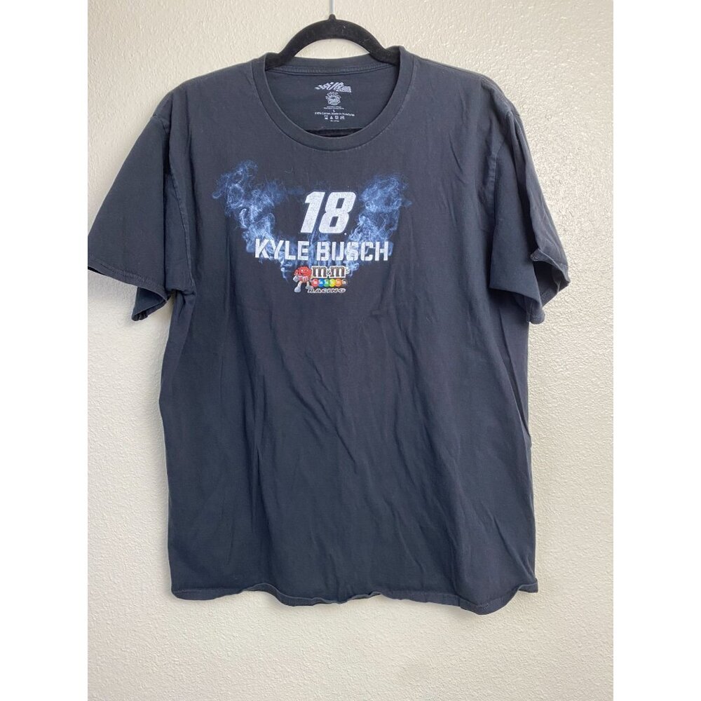 M&M Kyle Bush 18 Nascar Joe Gibbs Racing T-Shirt Mens size Large Black Basic